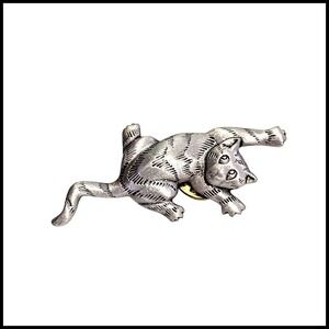 JJ Climbing Cat Pin‎ Brooch Silver Tone Cute Kitten Kitty Jewelry